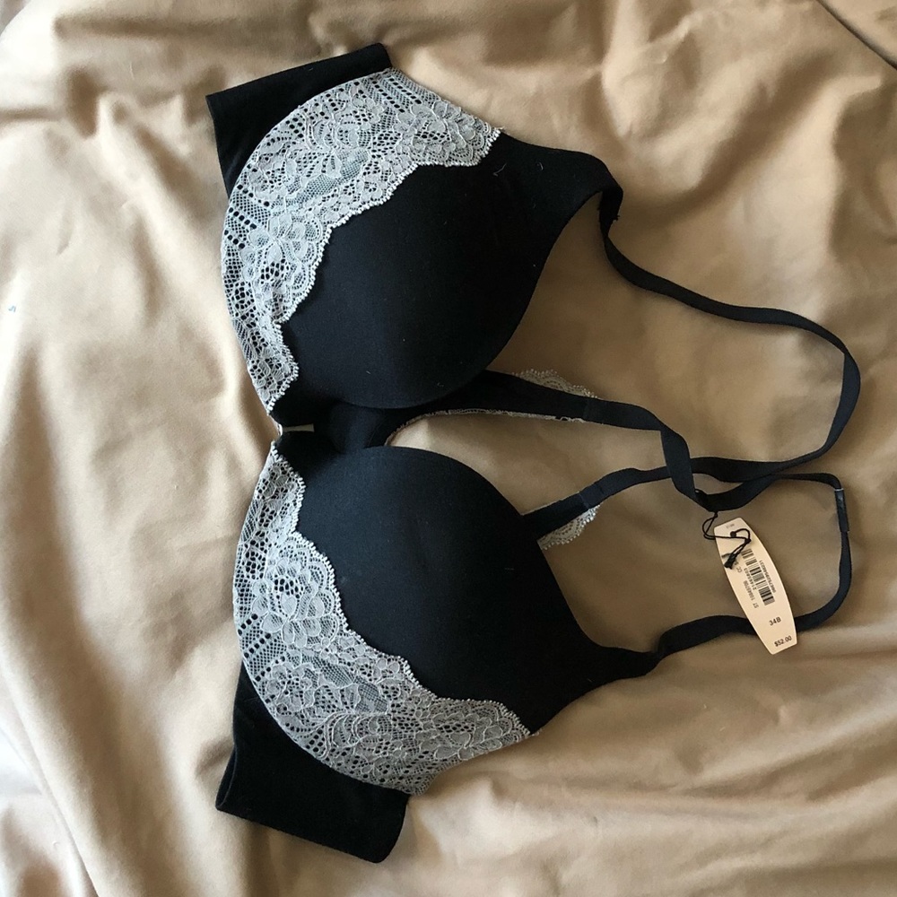 Victoria’s Secret Incredible front close Push-up